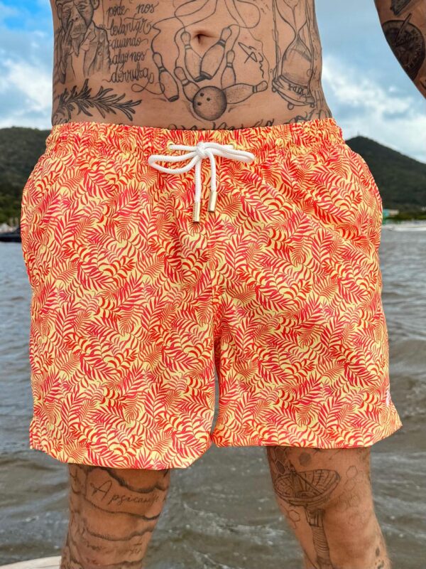 SHORT ELASTIC FOLHAS FUNDO AMARELO