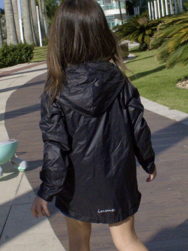 corta vento infantil preto - Image 2