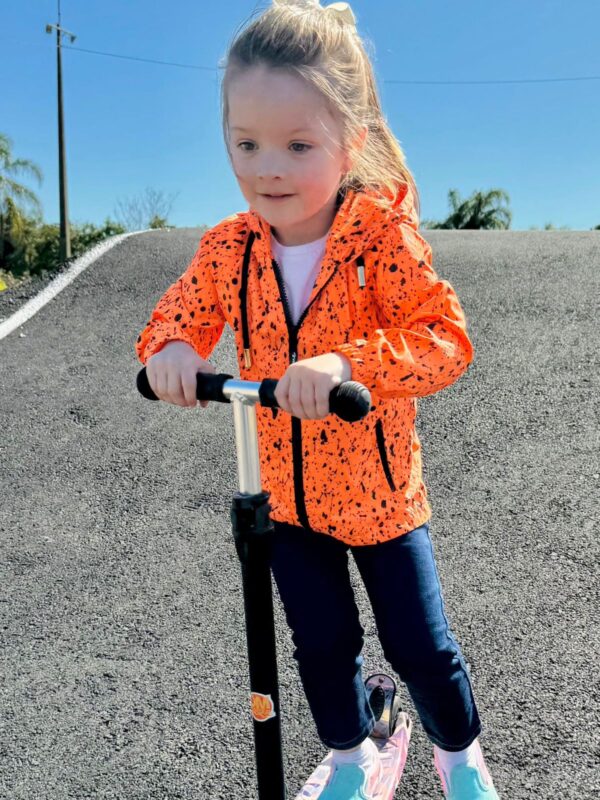 corta vento infantil respingos laranja - Imagem 6