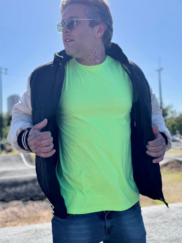 CAMISETA UNISSEX VERDE NEON - Imagem 7