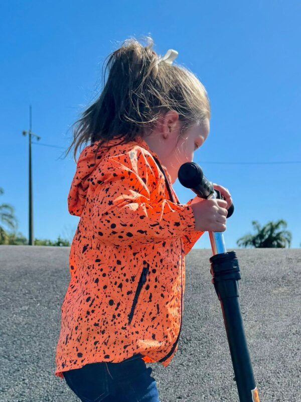 corta vento infantil respingos laranja - Imagem 9
