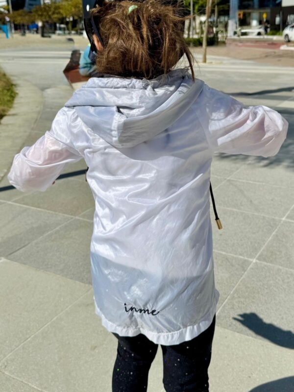 corta vento infantil branco - Imagem 2