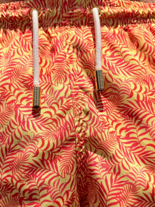 Alternative view of SHORTS ELASTIC FOLHAS FUNDO AMARELO