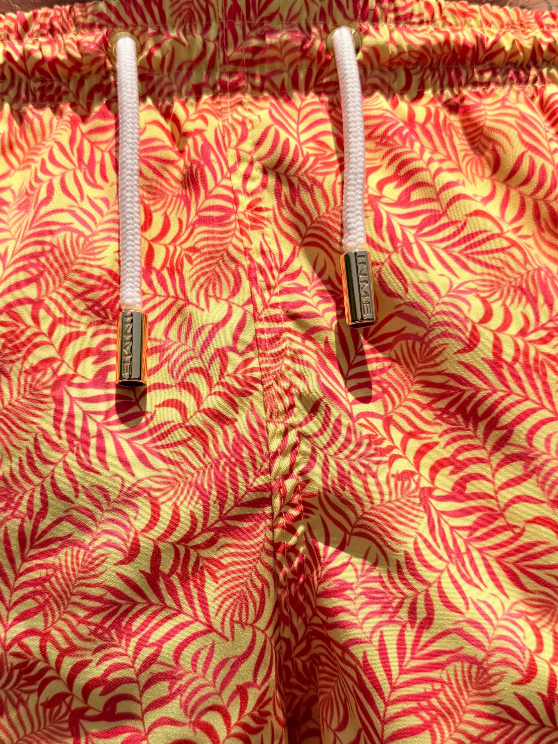 SHORTS ELASTIC FOLHAS FUNDO AMARELO - Imagem 2