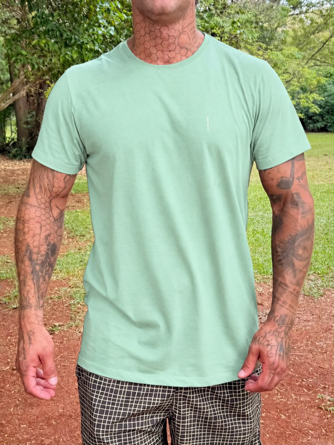 CAMISETA UNISSEX BÁSICA VERDE CANDY - Imagem 4